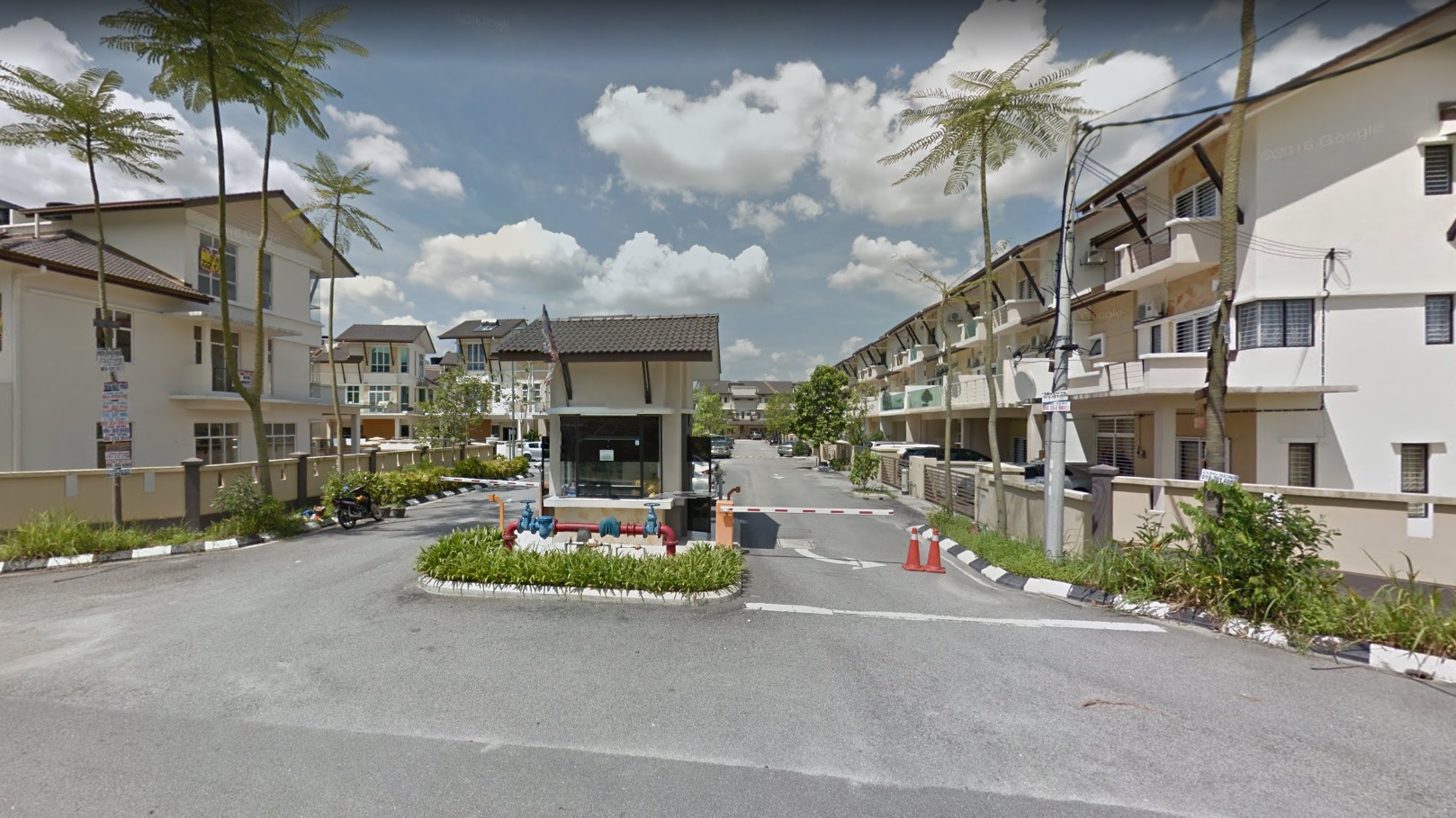 MAHKOTA CHERAS BRAND NEW SEMI-D HOUSE FOR SALE / RENT