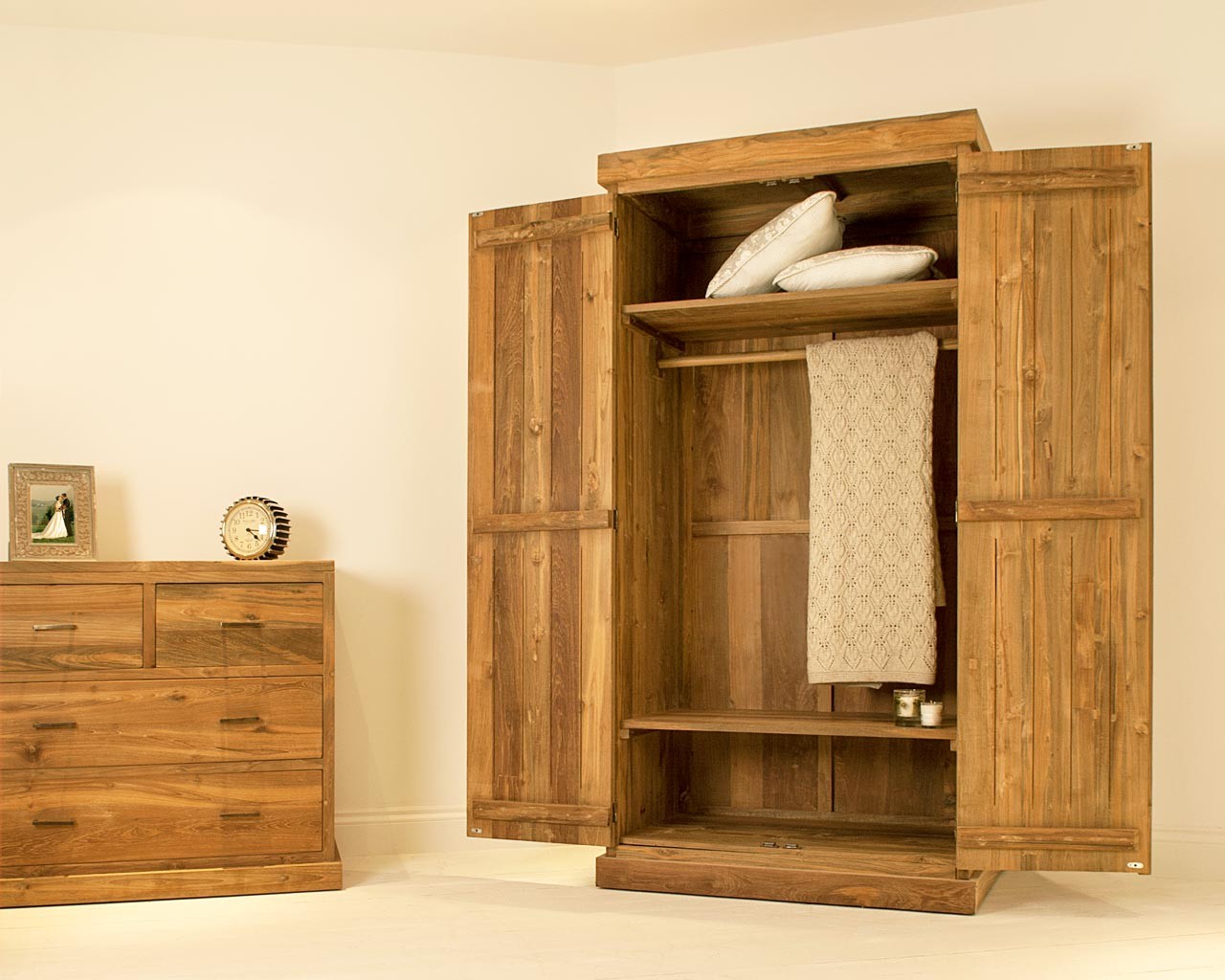 teak 2 door wardrobe – majesteak