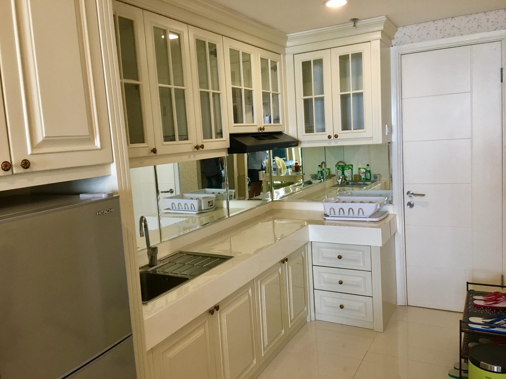 Disewakan apartemen Trillium Surabaya (East Java – Indonesia) – Tengah Kota & Pemandangan Kota – Lt 21.