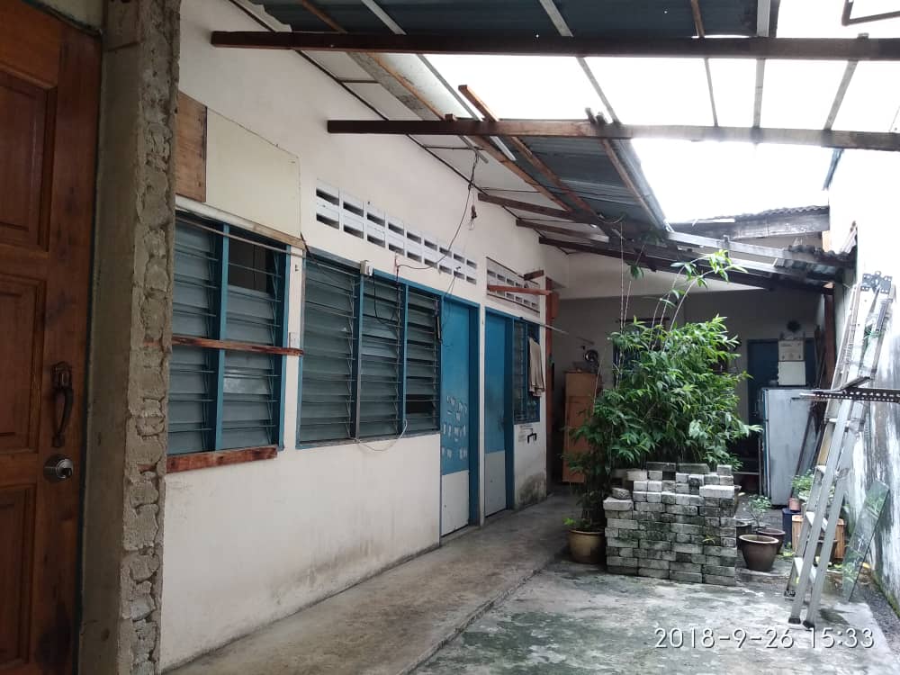 Amapng (Taman Nirwana) office for rent