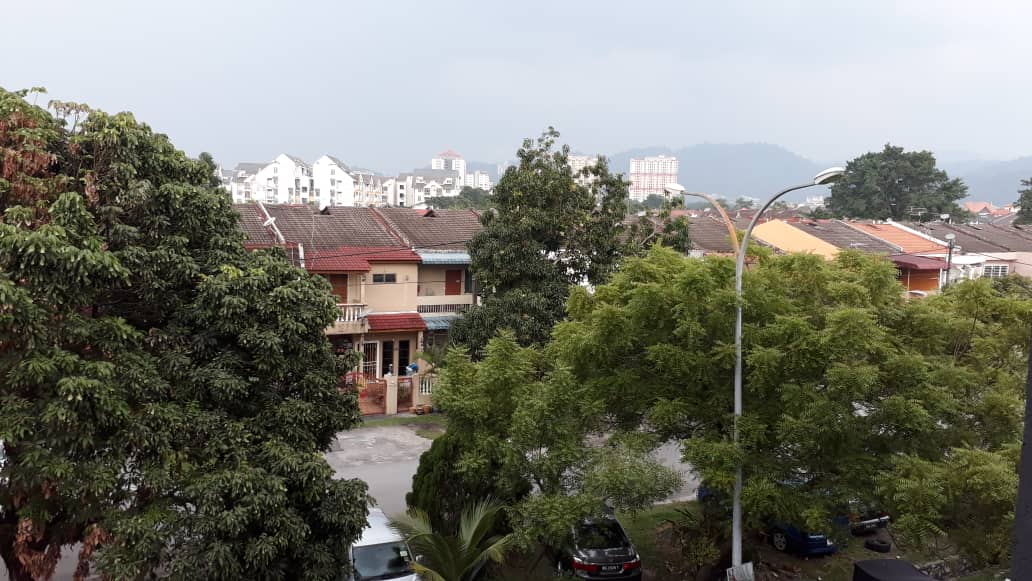 Amapng (Taman Nirwana) office for rent