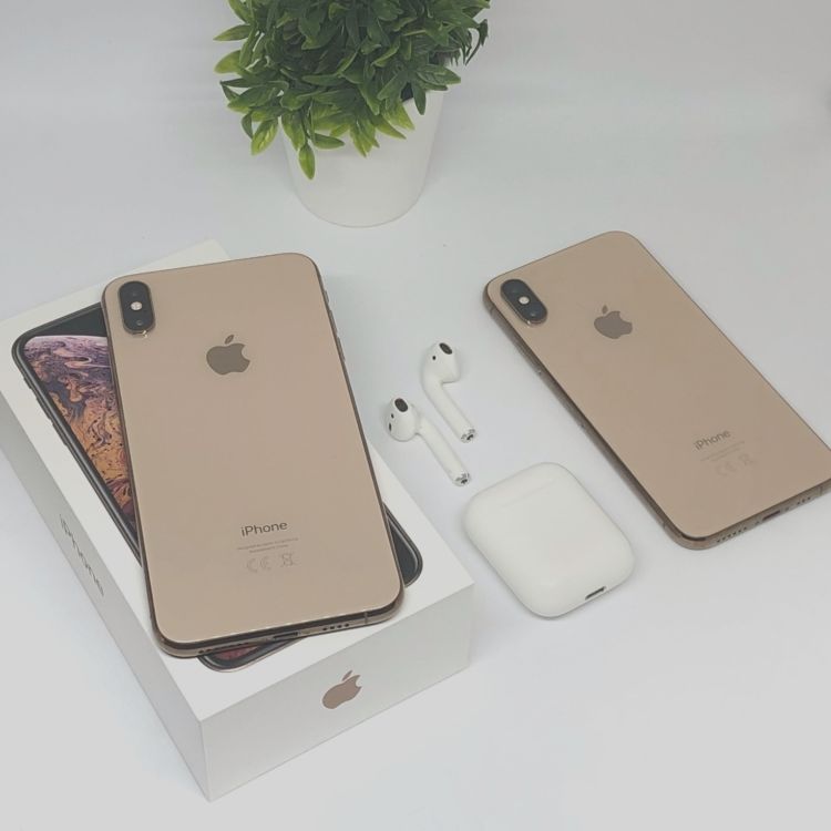 Apple iPhone XS Max 512GB factory unlocked and Sealed