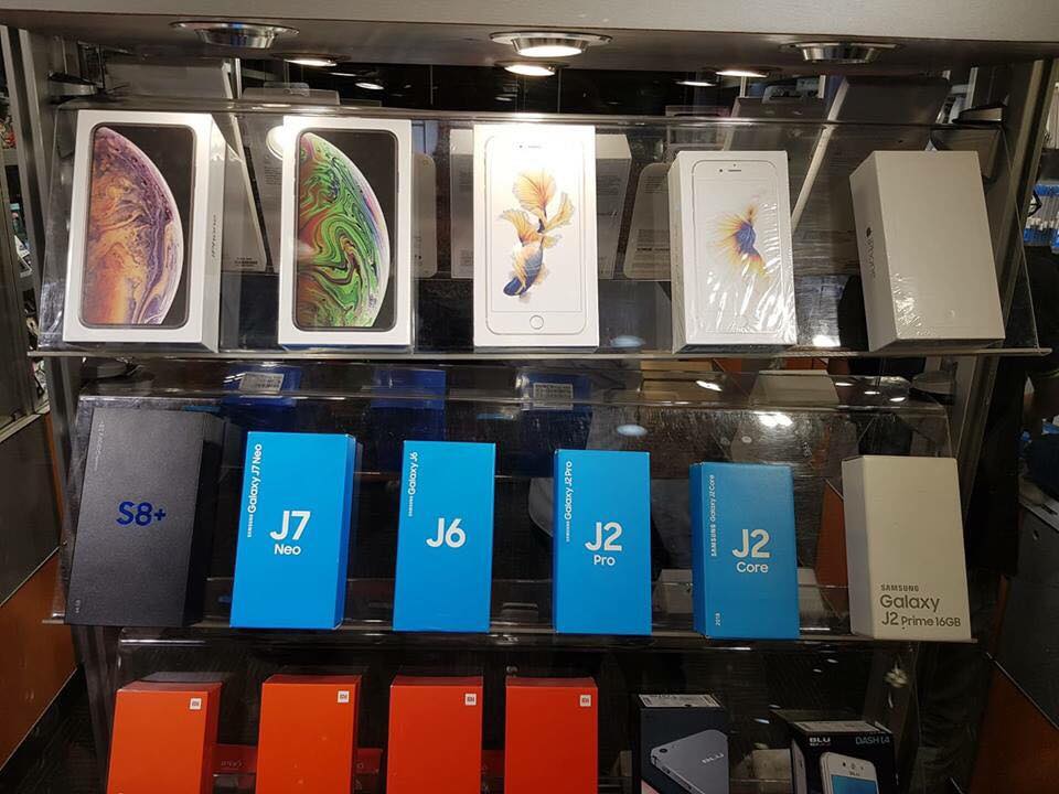 Unlocked Status 100% iPhone Xs Max, XR WHATSAPP +12052163602