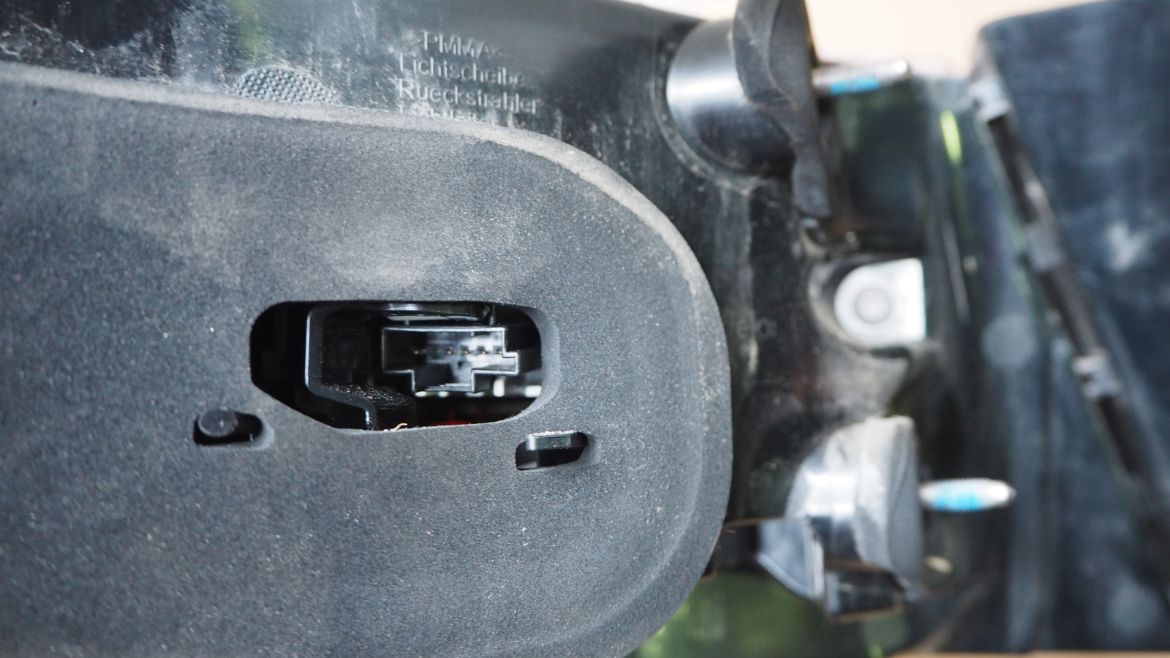 MERCEDES BENZ W207 E200 2018 TAIL LAMP