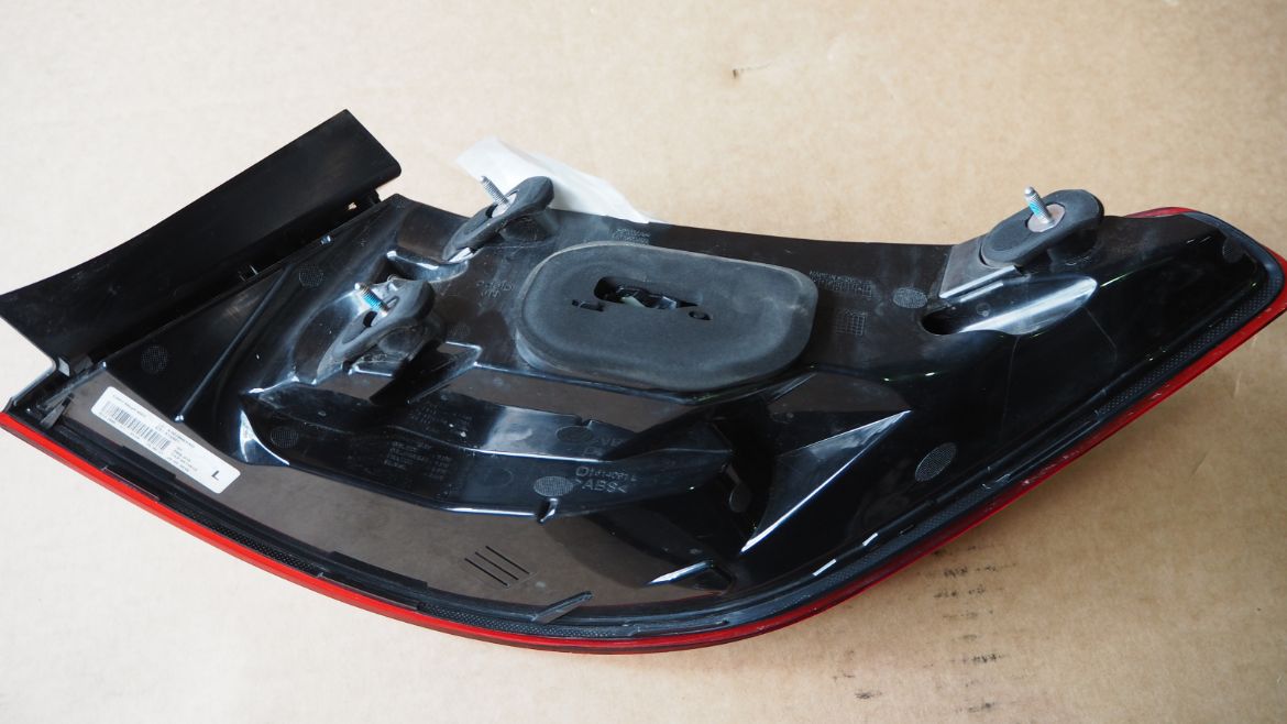 MERCEDES BENZ W207 E200 2018 TAIL LAMP