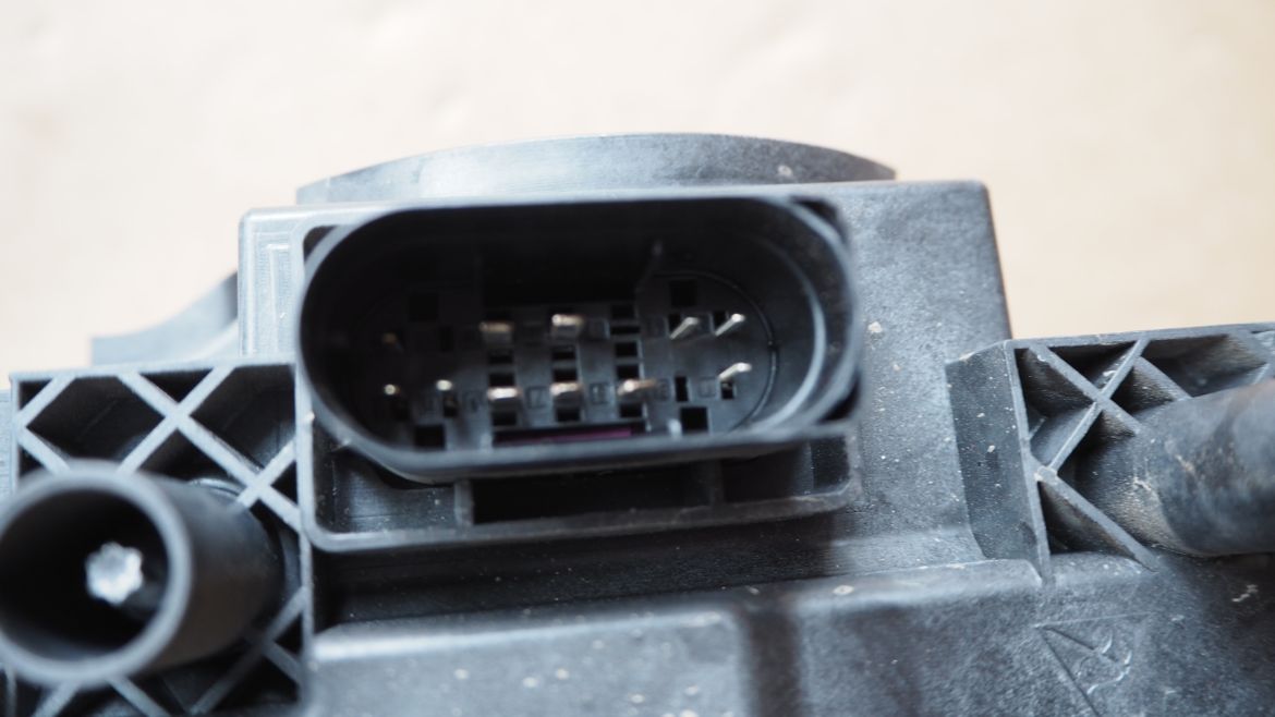 MERCEDES BENZ W207 E200 2018 HEADLAMPS