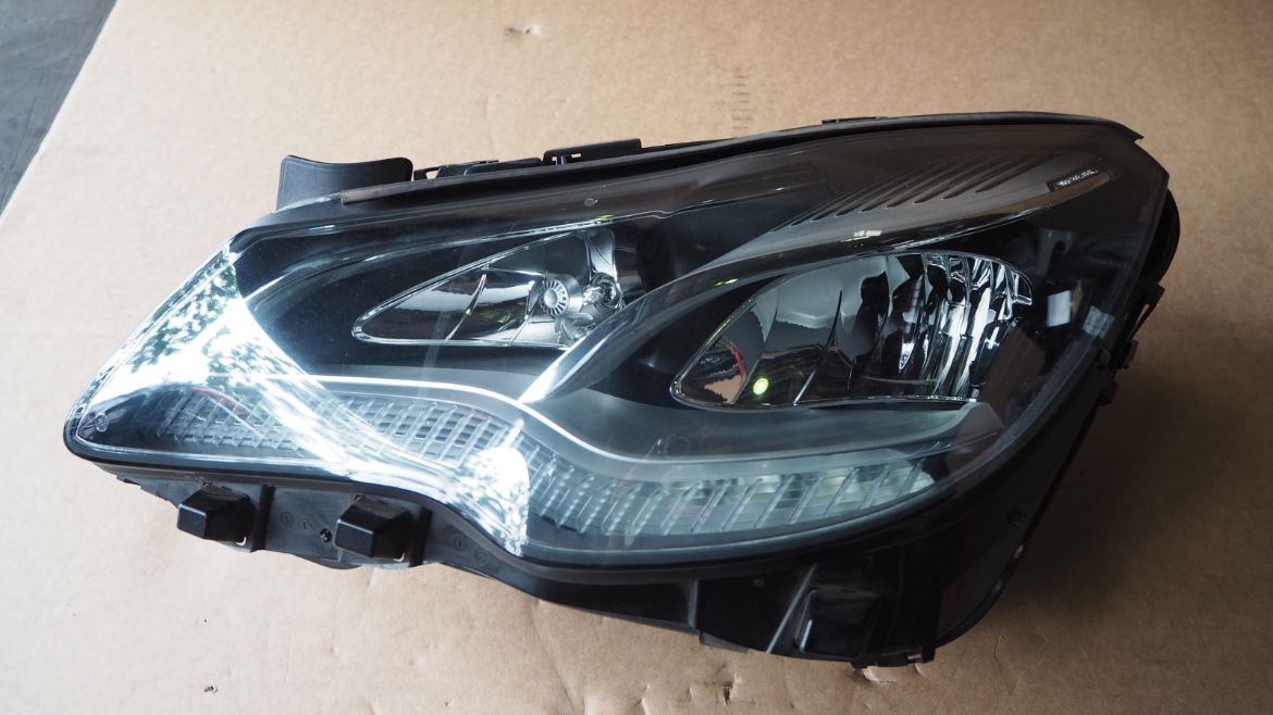 MERCEDES BENZ W207 E200 2018 HEADLAMPS