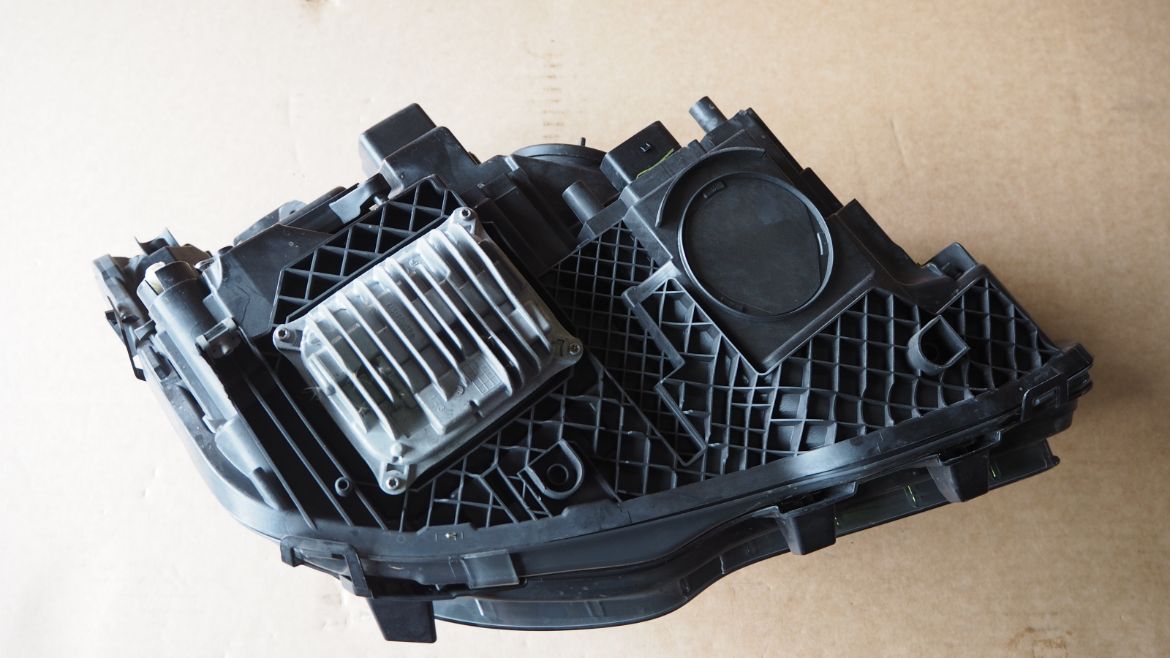 MERCEDES BENZ W207 E200 2018 HEADLAMPS