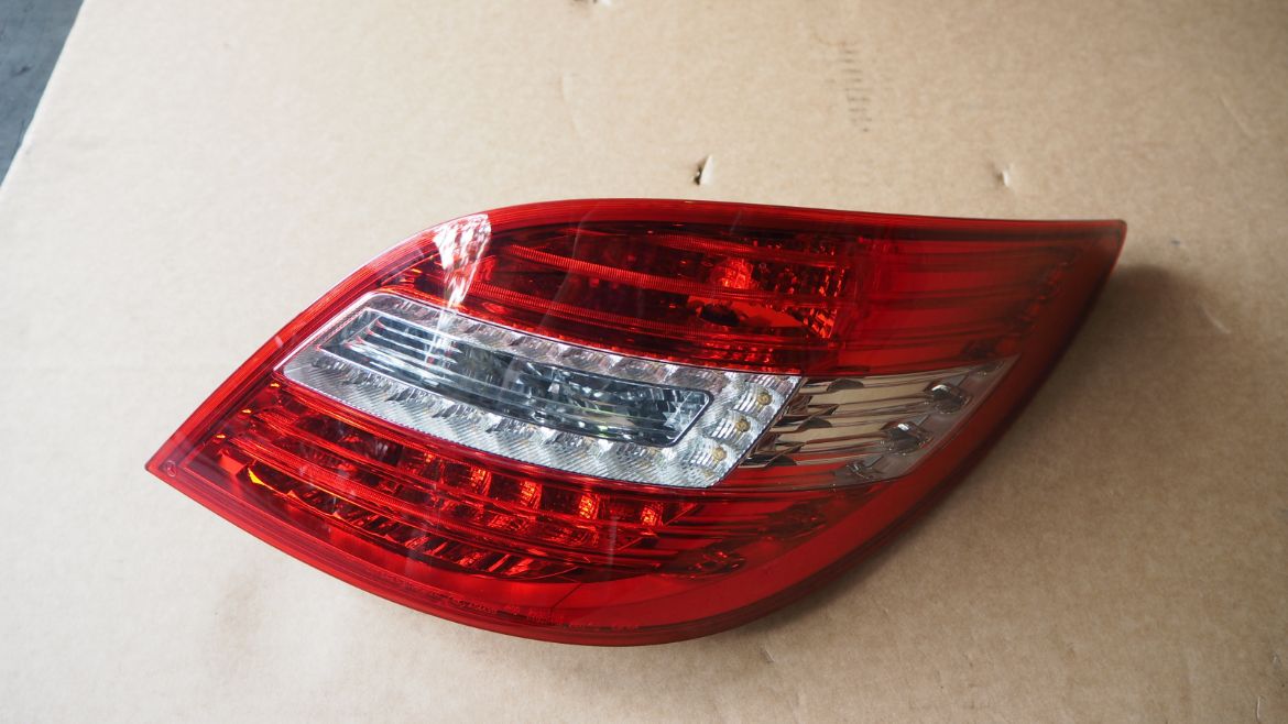 MERCEDES BENZ W251 R400 4MATIC 2017 TAIL LAMP RIGHT & LEFT