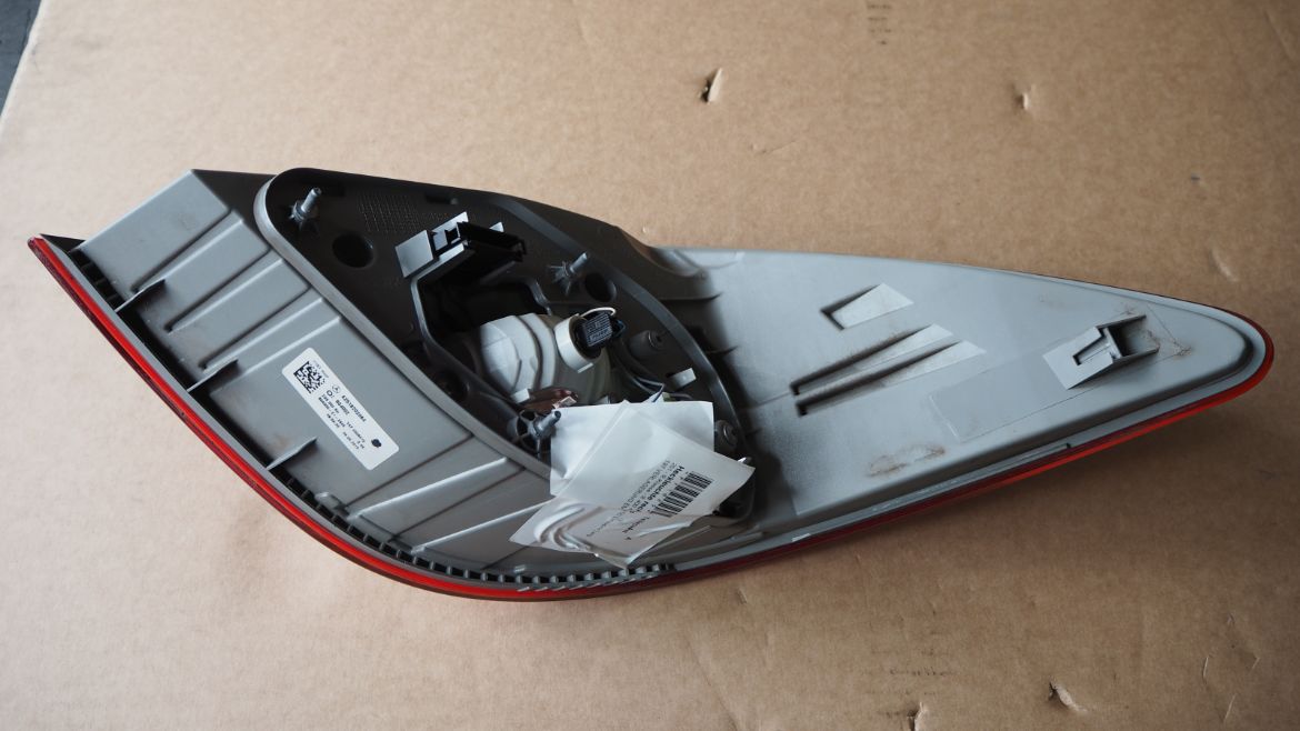 MERCEDES BENZ W251 R400 4MATIC 2017 TAIL LAMP RIGHT & LEFT