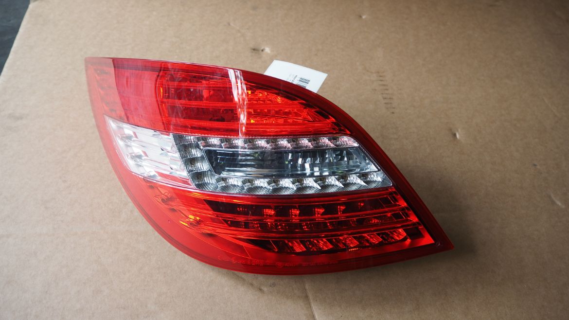 MERCEDES BENZ W251 R400 4MATIC 2017 TAIL LAMP RIGHT & LEFT