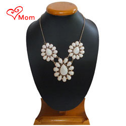 Buy Unique Mother's Day Gifts Online availing Free Same Day Delivery all across Mumbai