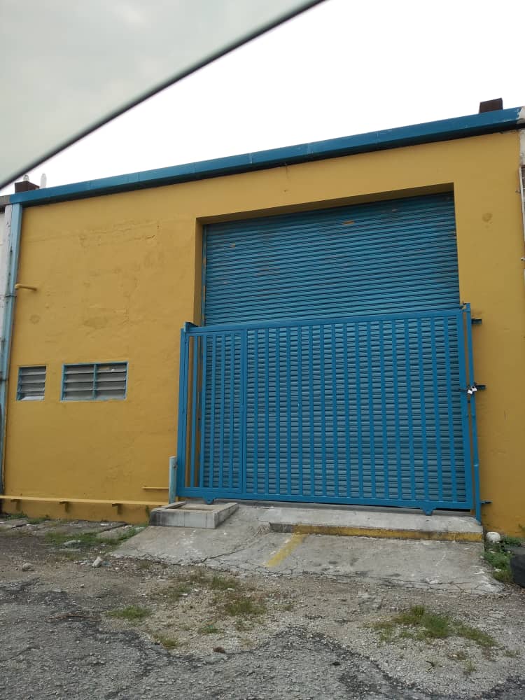 1.5 Storey Factory /Warehouse front LDP, Taman Perindustrian Puchong Utama 1/1 for rent