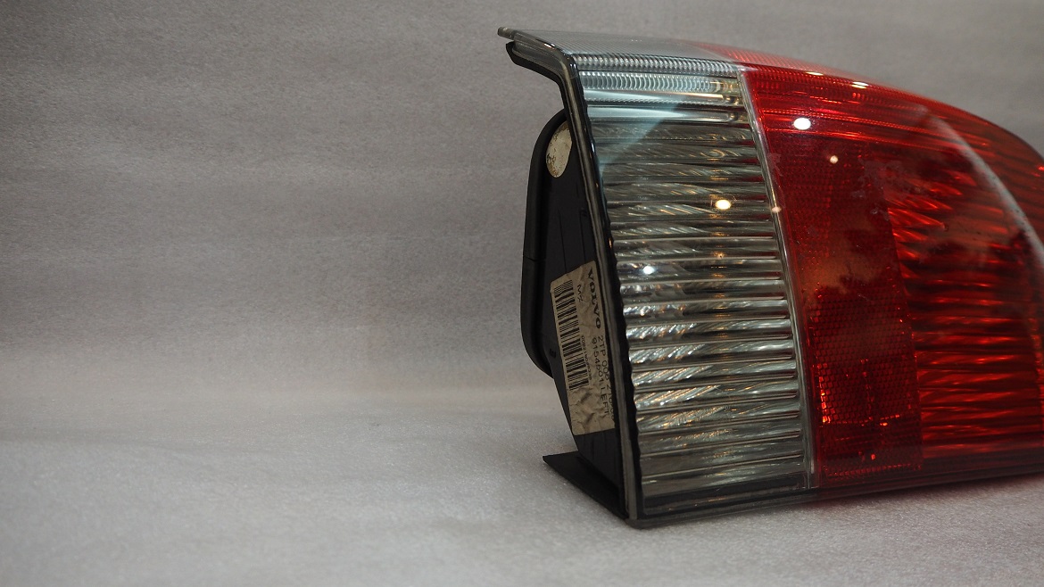 VOLVO S70 2.0 2002 TAIL LAMP LEFT