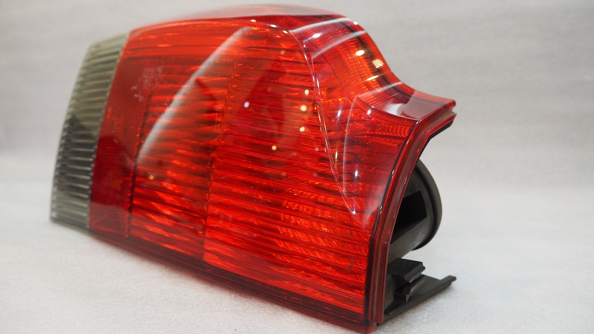 VOLVO S70 2.0 2002 TAIL LAMP LEFT