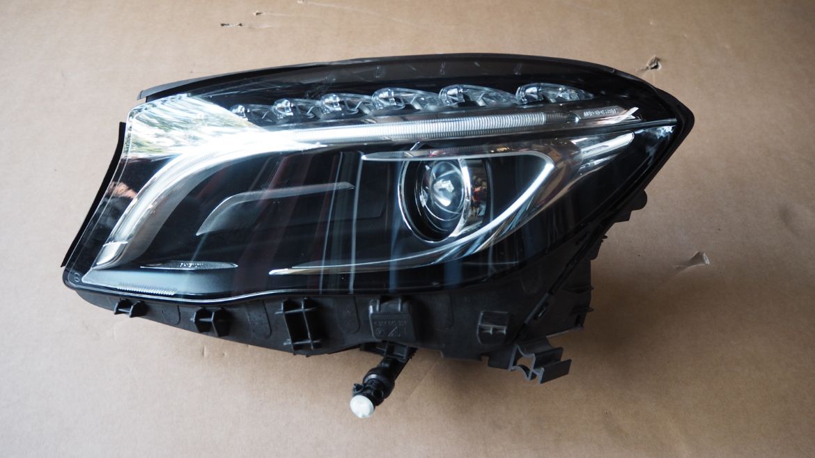 Mercedes Benz W156 GLA45AMG 2016 Headlamp Left For Sale
