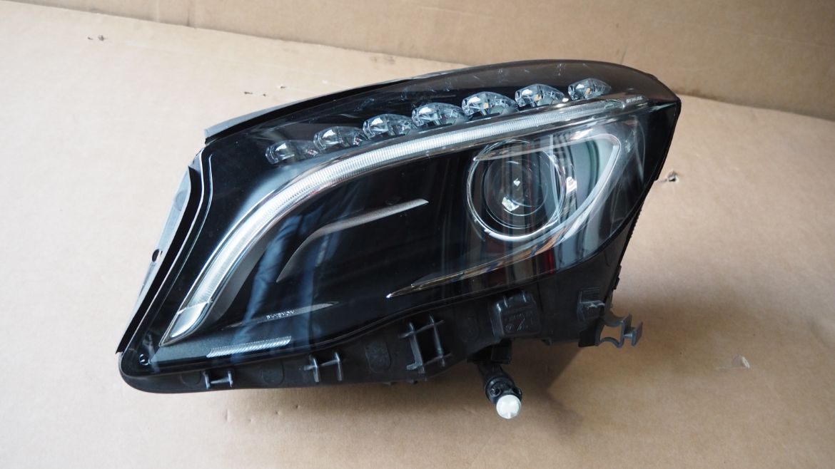 Mercedes Benz W156 GLA45AMG 2016 Headlamp Left For Sale