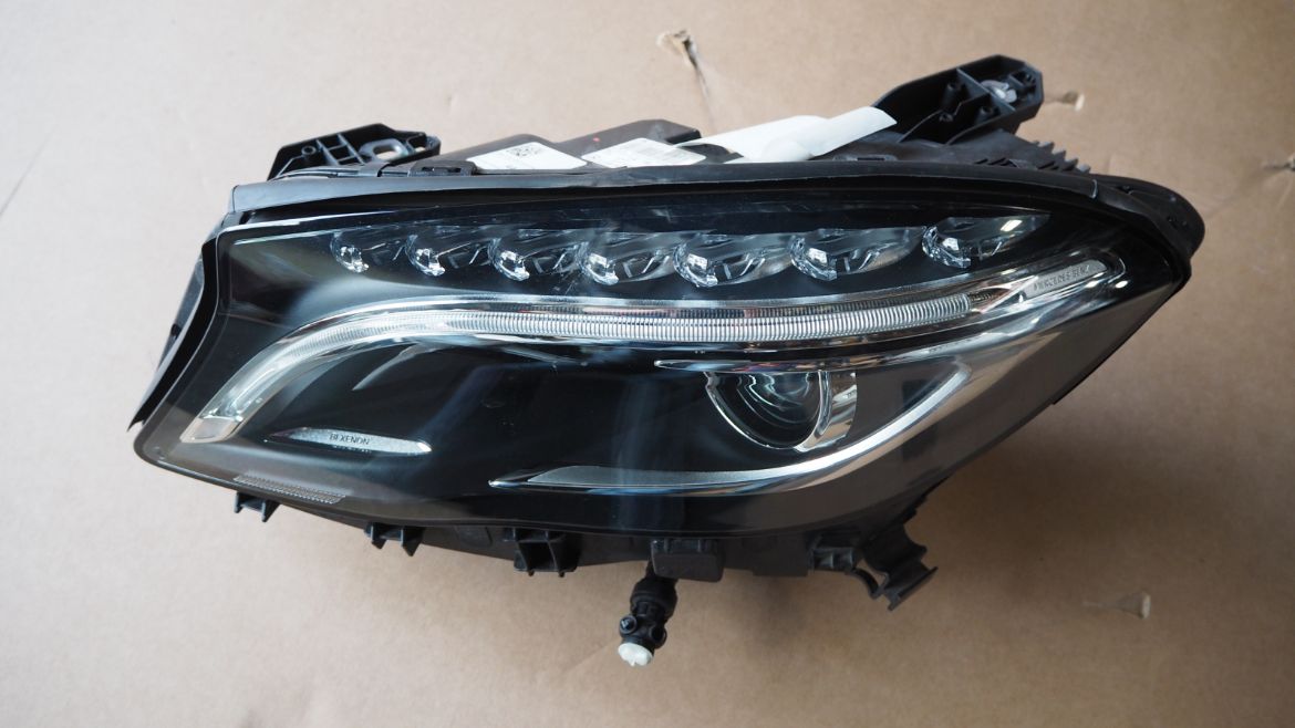 Mercedes Benz W156 GLA45AMG 2016 Headlamp Left For Sale