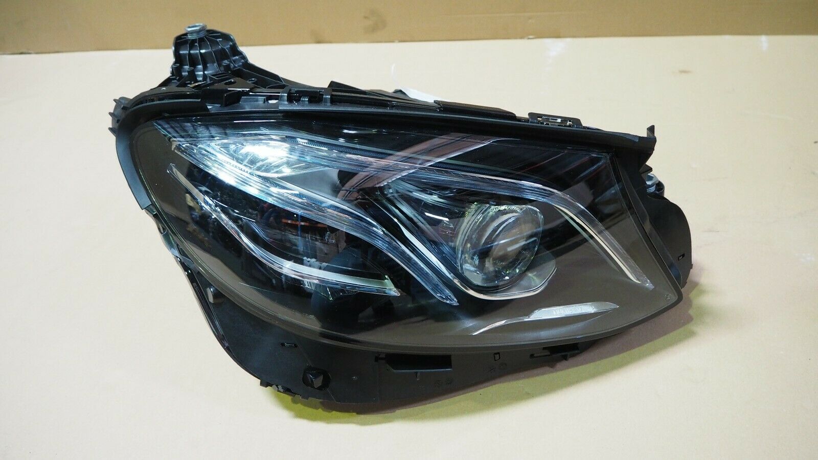 MERCEDES W213 E200 2017 MULTIBEAM LED HEADLIGHT RIGHT