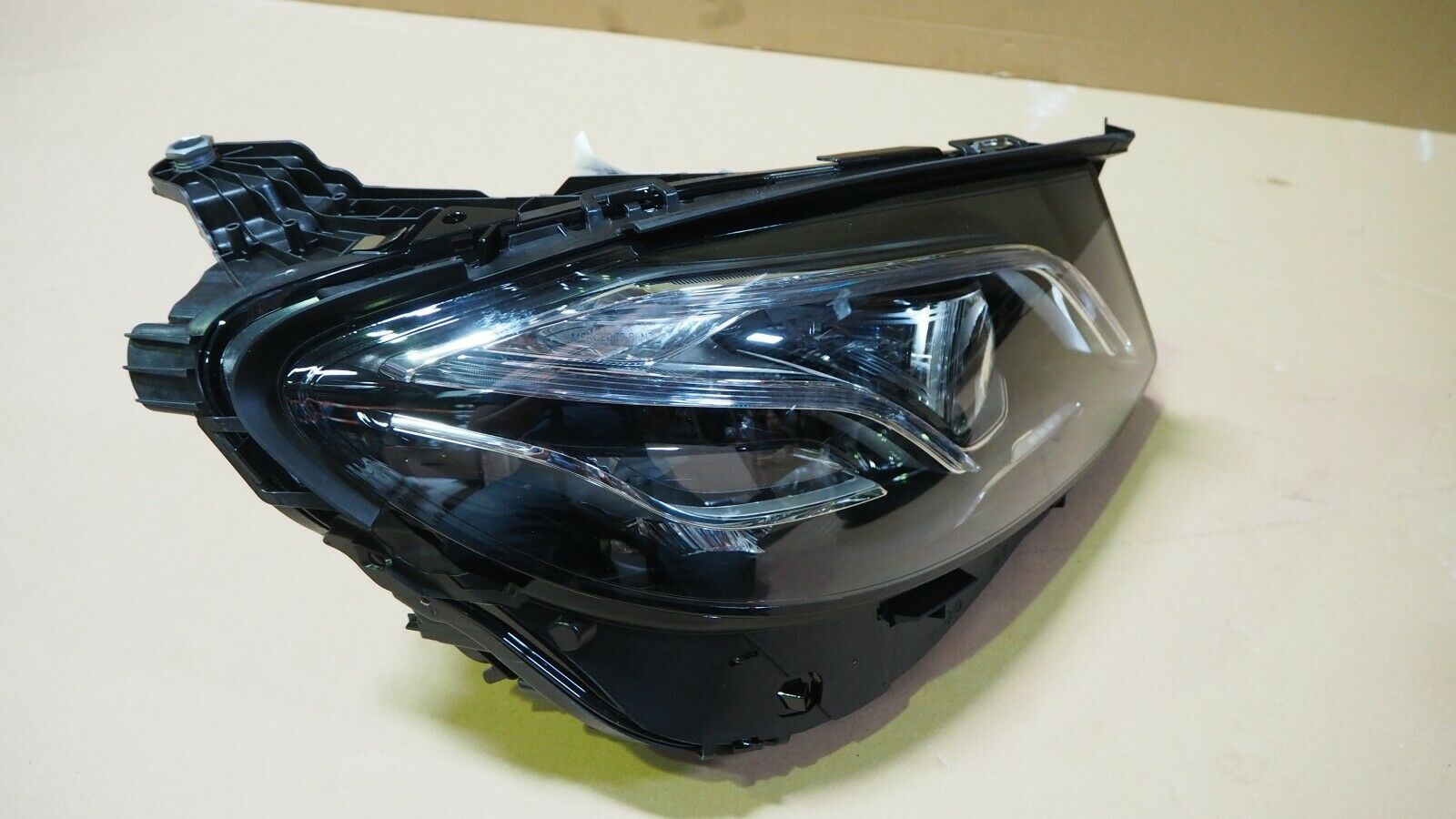 MERCEDES W213 E200 2017 MULTIBEAM LED HEADLIGHT RIGHT