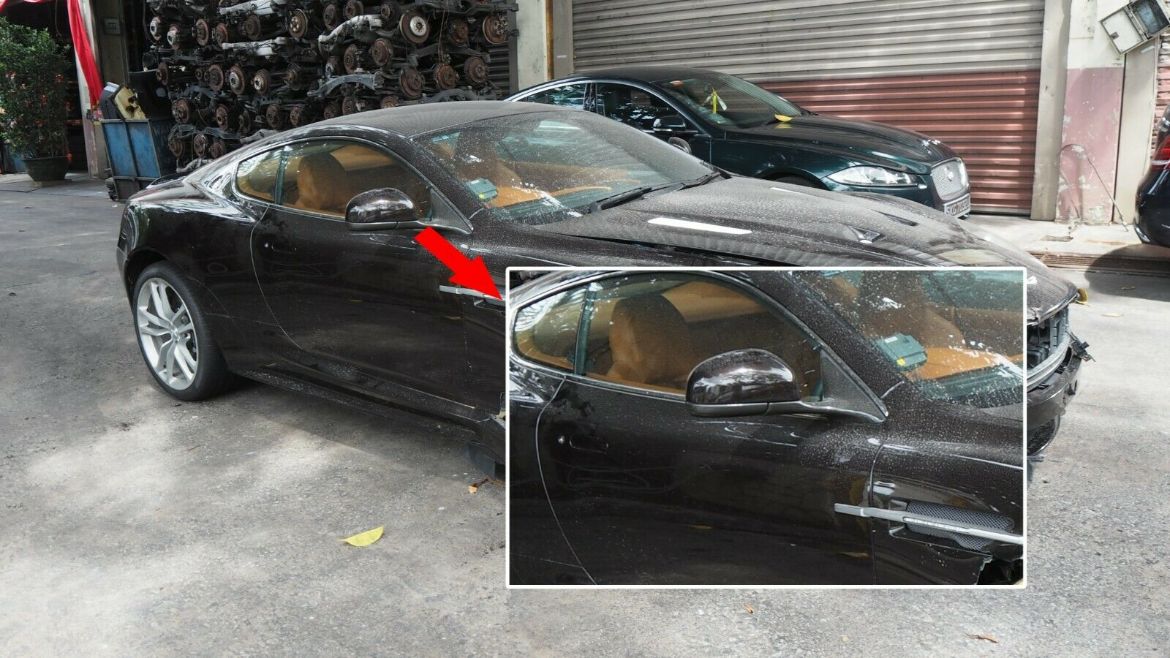 Aston Martin DBS Coupe 6.0L 2011 Side Mirror Right