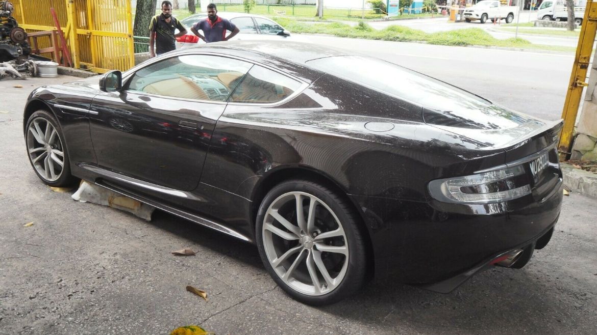 Aston Martin DBS V12 Coupe 6.0L 20 Inch Wheels