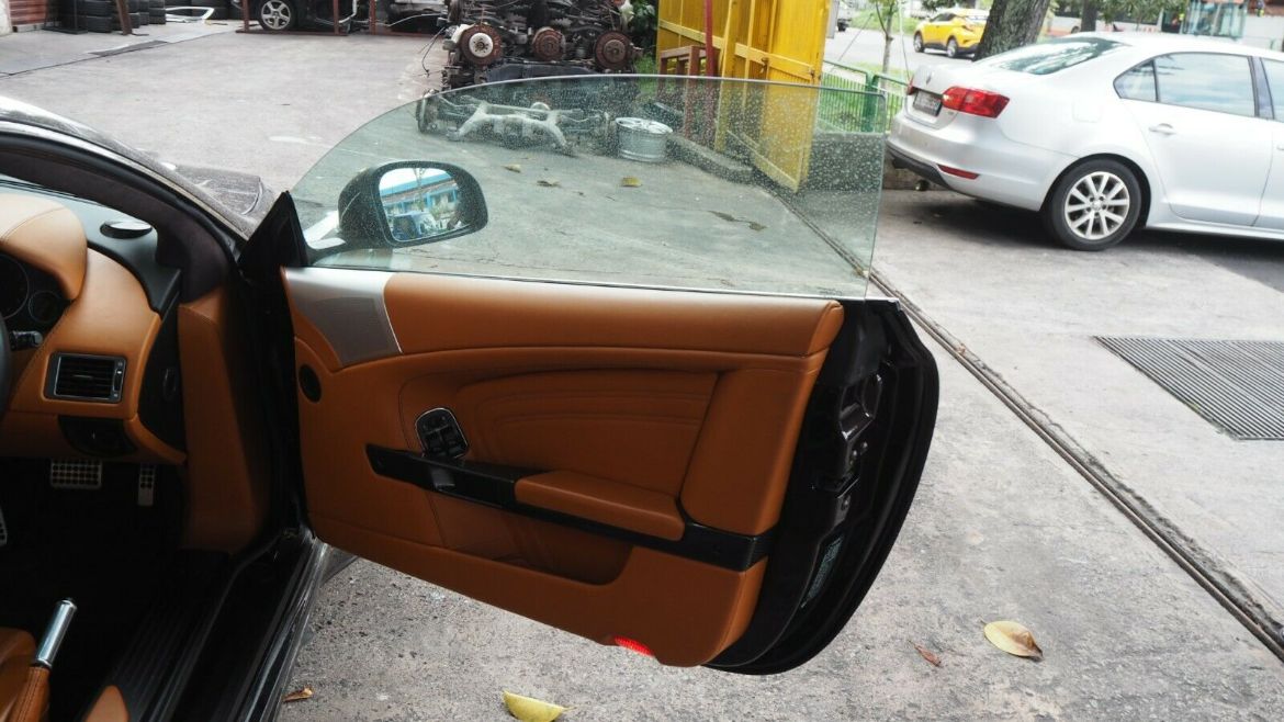 Aston Martin DBS Coupe 6.0L 2011 Side Mirror Right