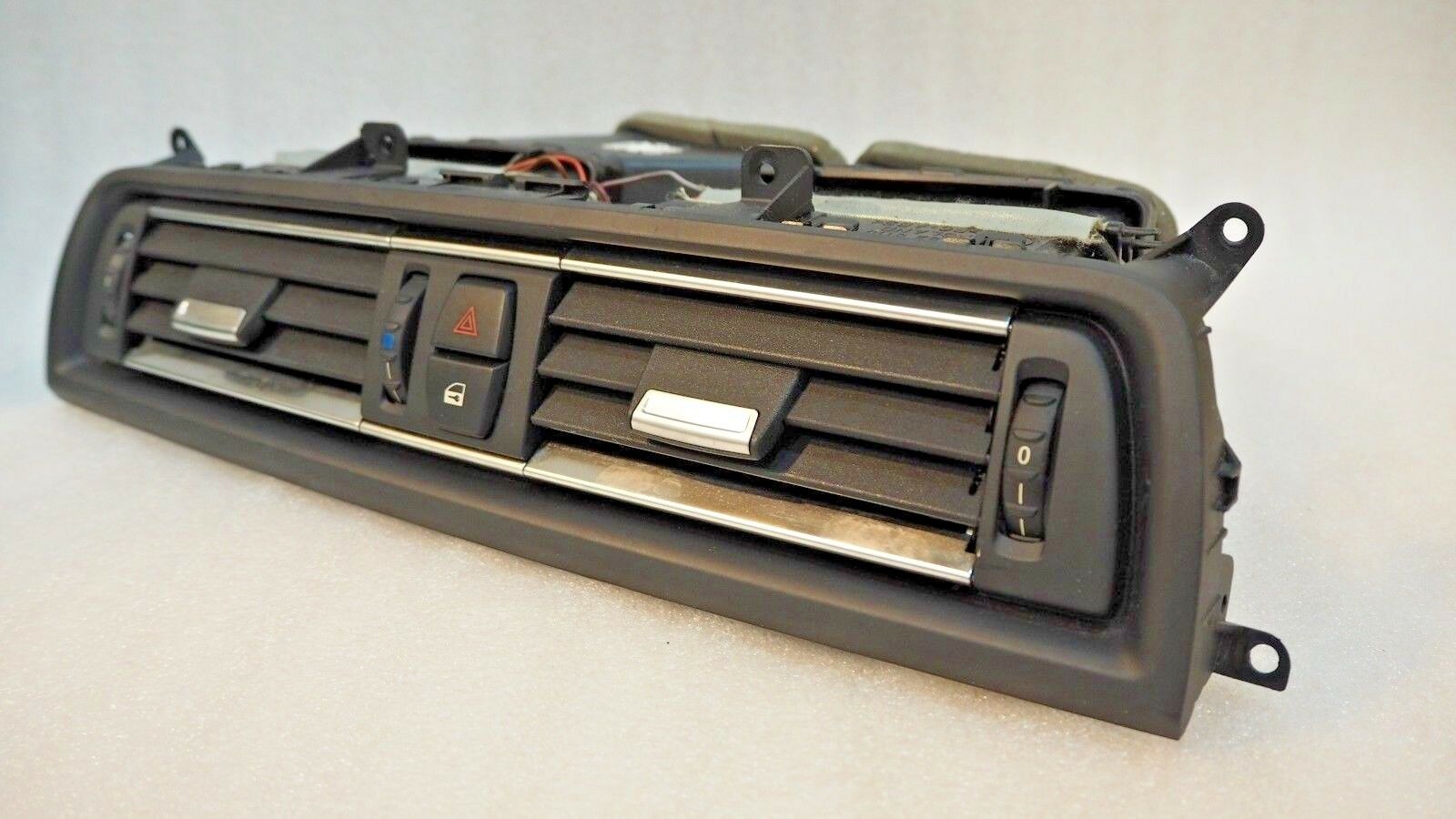 BMW F10 LCI 520i 2013 Front Dashboard AC Vent