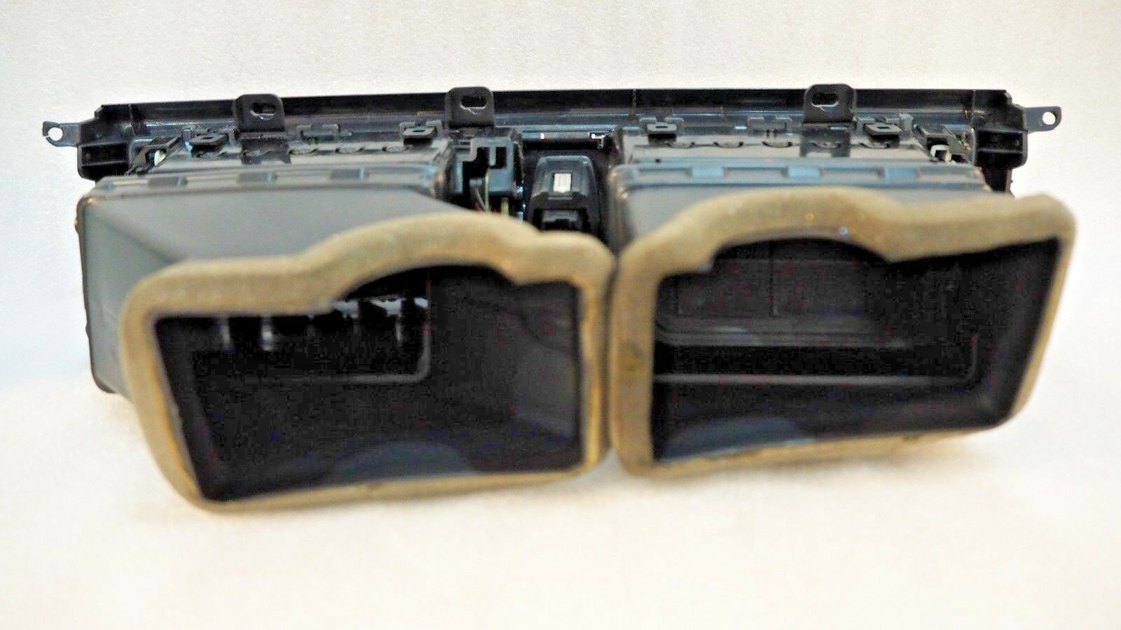 BMW F10 LCI 520i 2013 Front Dashboard AC Vent