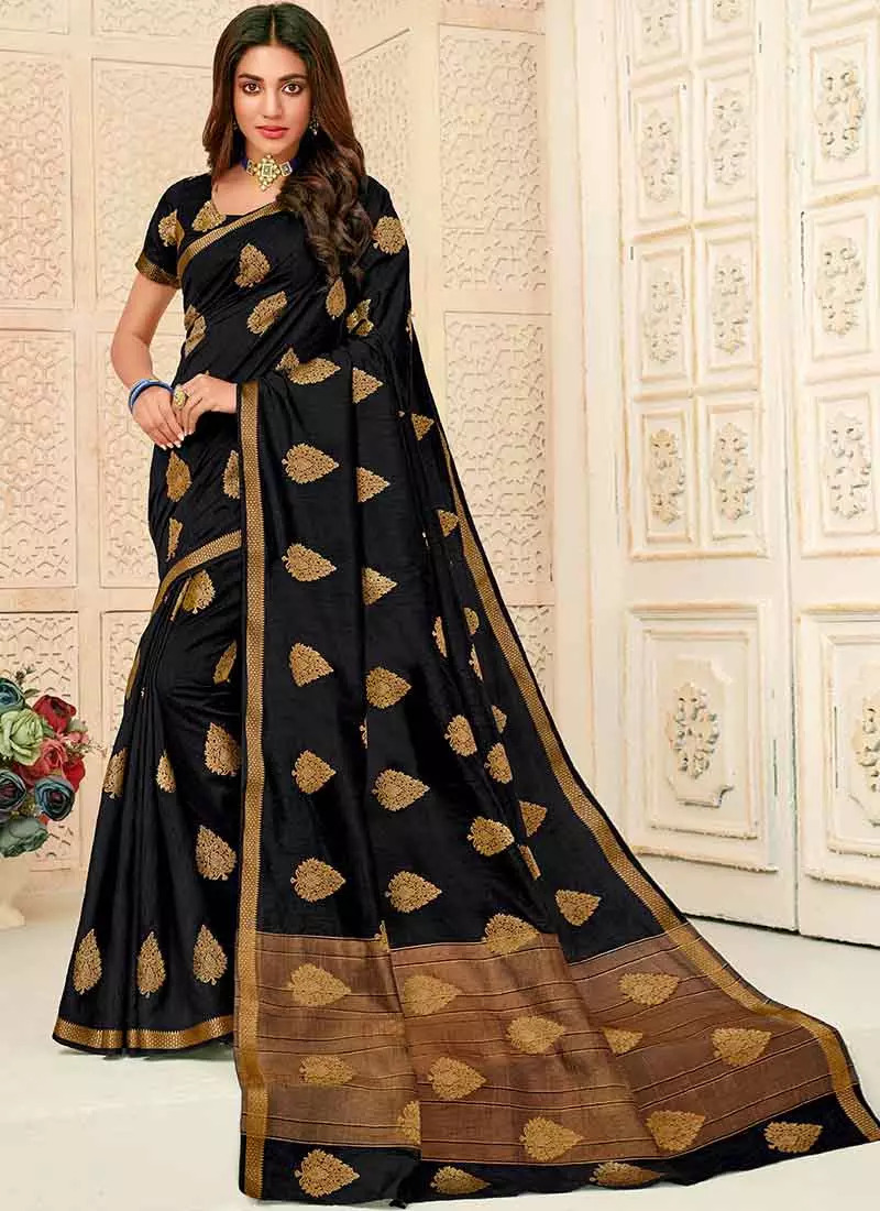 Buy the traditional Indian Saree