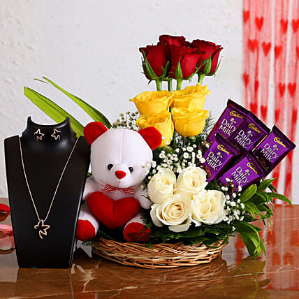 Online Gifts Delivery In Laxmi Nagar