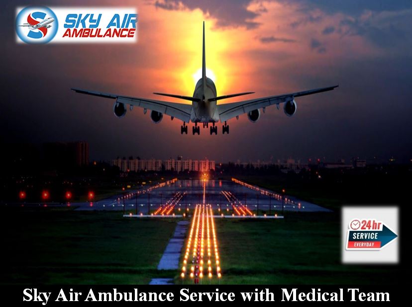 Choose Air Ambulance from Gorakhpur to Delhi with Life-Saving Medical System