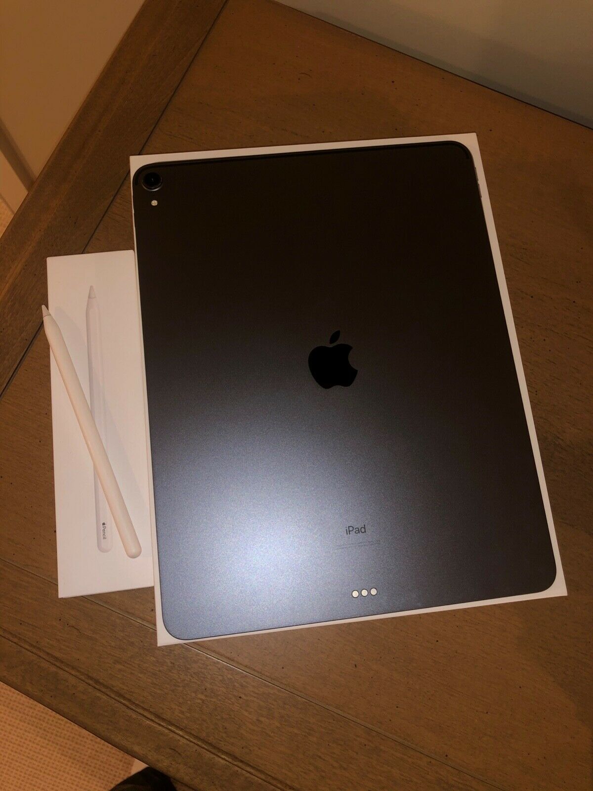 Apple iPad Pro 3rd Gen. 256GB, Wi-Fi, 12.9in – Space Gray w Apple Pencil