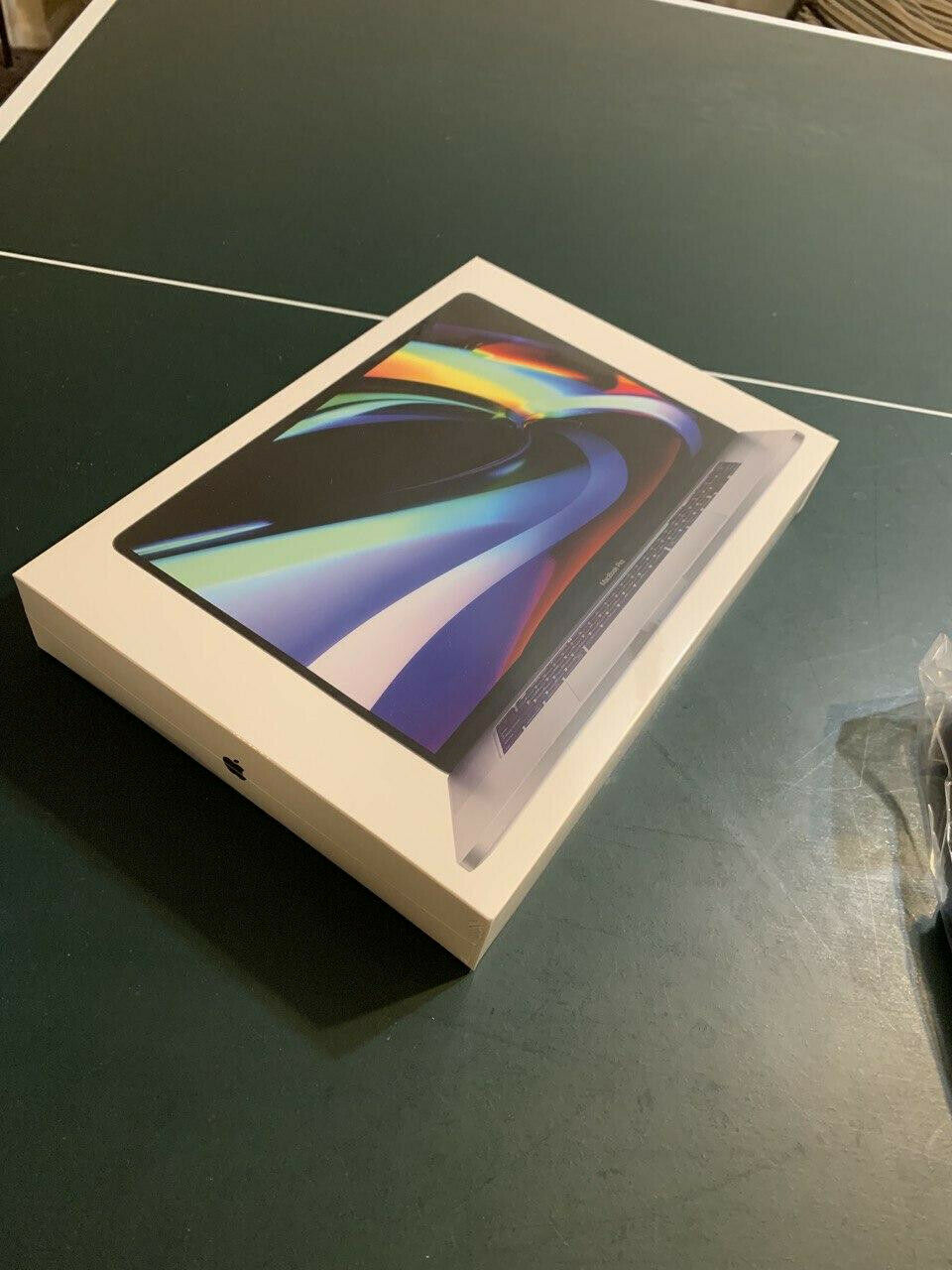 NEW 2019 Apple 16 inch MacBook Pro Space Gray 2.6Ghz 6-core i7 16GB 512GB