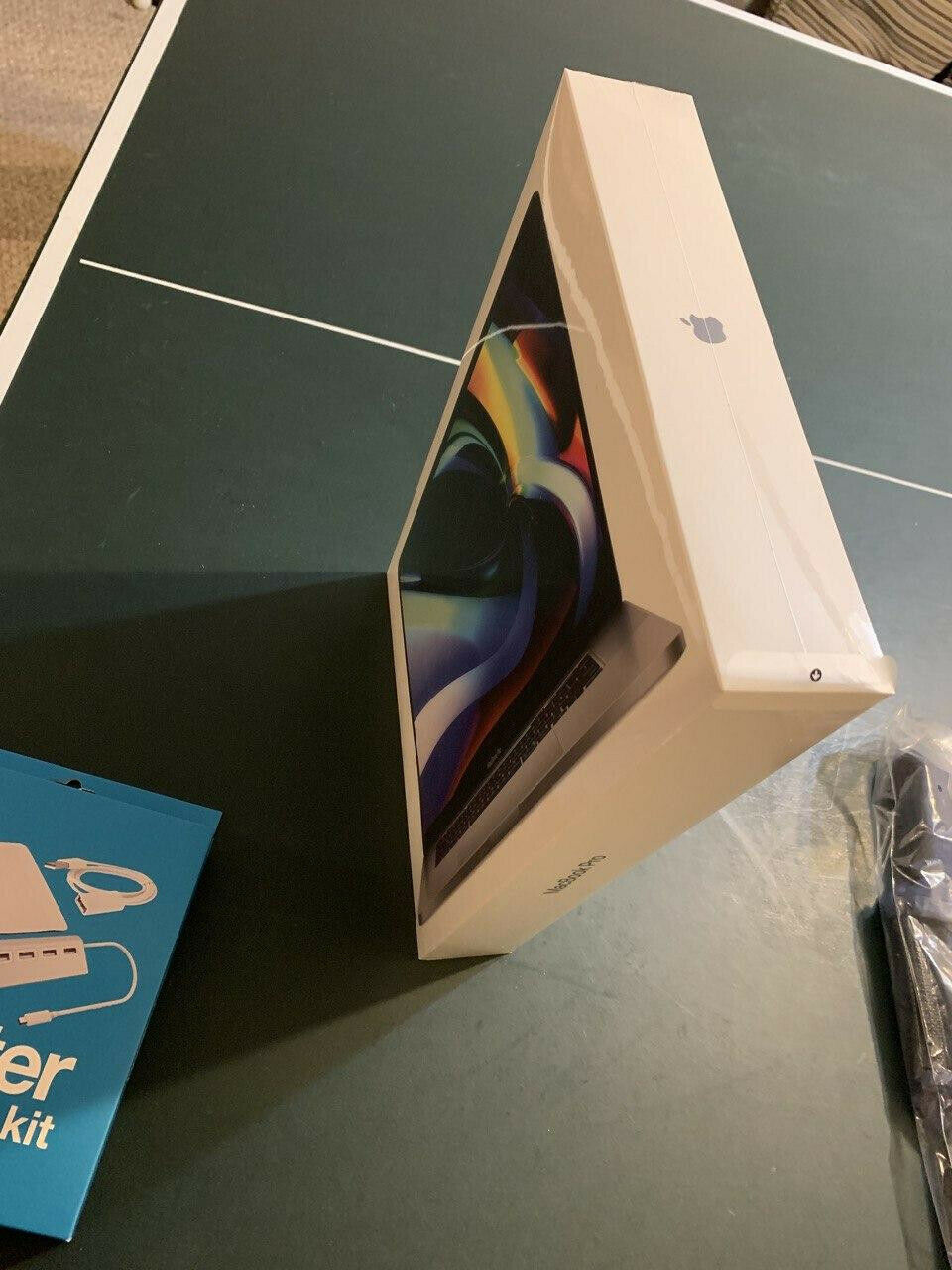 NEW 2019 Apple 16 inch MacBook Pro Space Gray 2.6Ghz 6-core i7 16GB 512GB