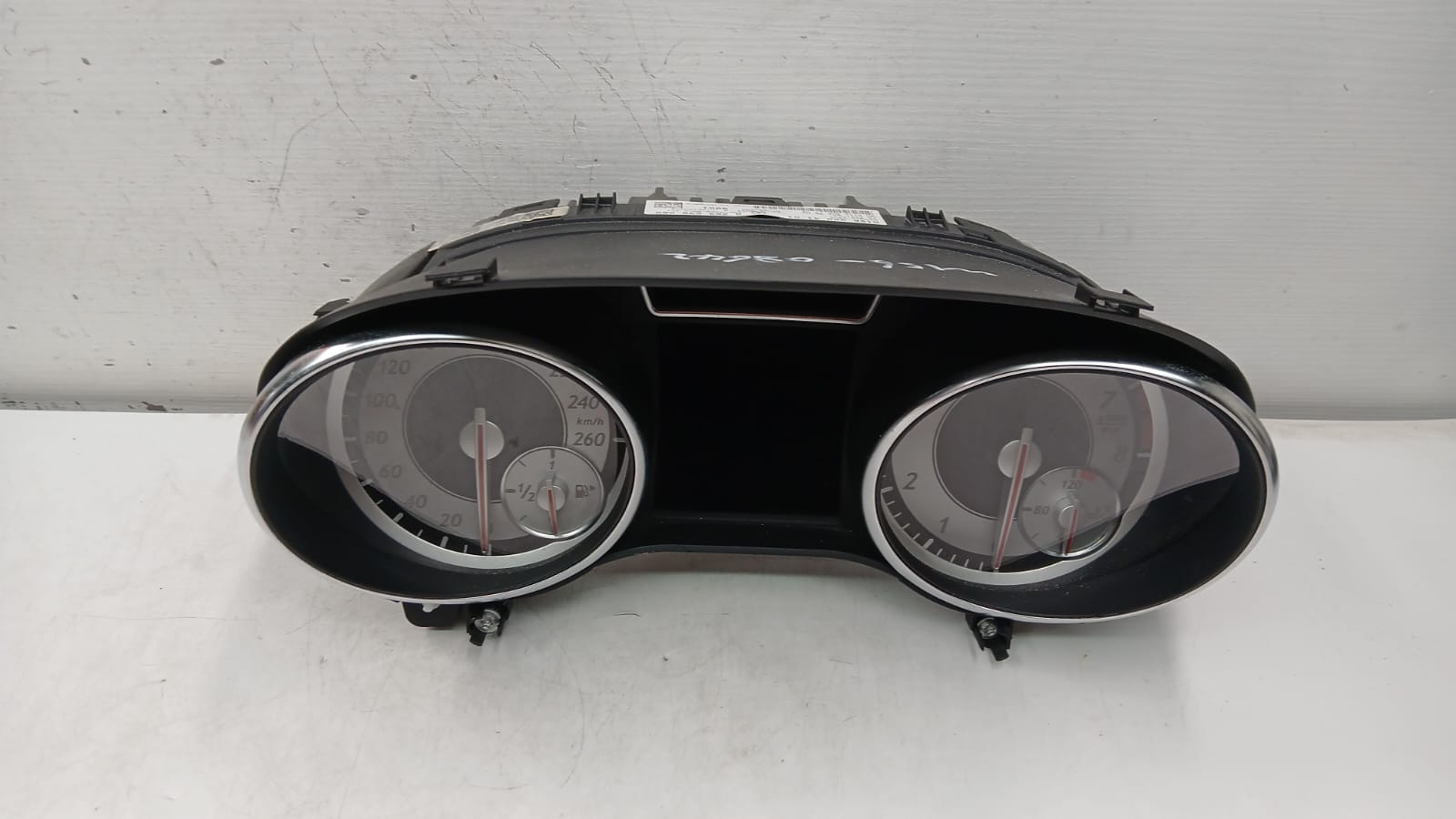 MERCEDES BENZ W156 GLA250 2014 SPEEDOMETER INSTRUMENT CLUSTER A1569004101